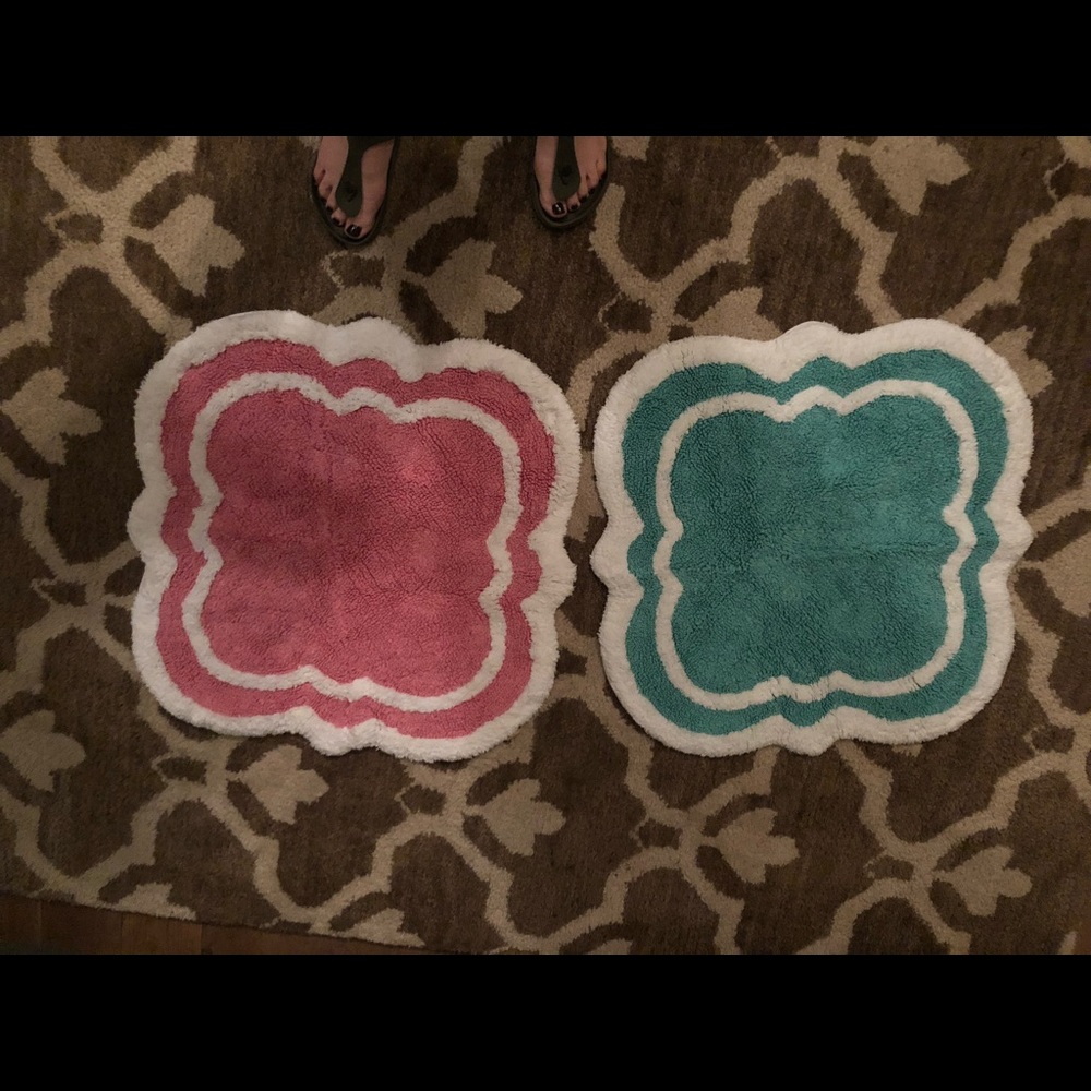 PB Teen bath mats - fresh clean - perfect condition!